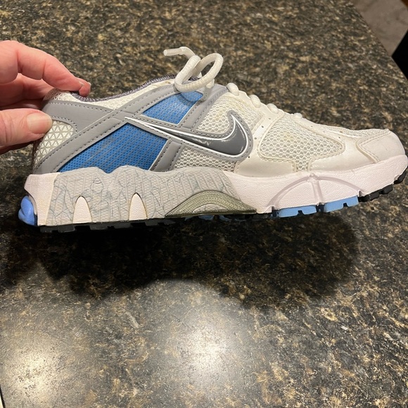 New Women’s Nike Structure 13 Running Shoes White with Blue & Gray Size 6.5 - Picture 9 of 9